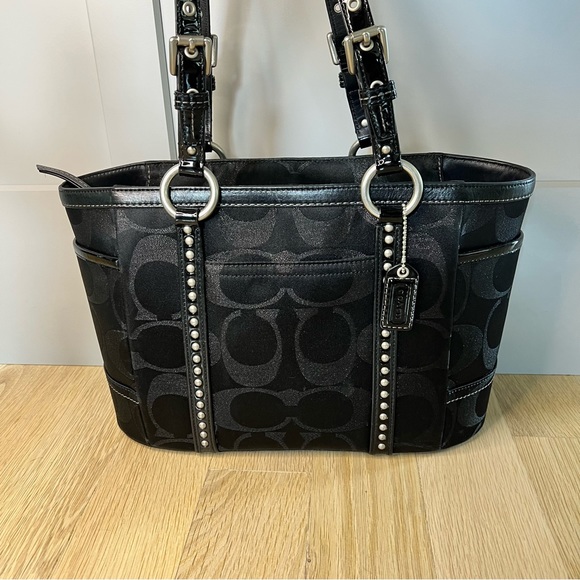 COACH Purse Black Medium F12853 Bag. - Picture 6 of 7